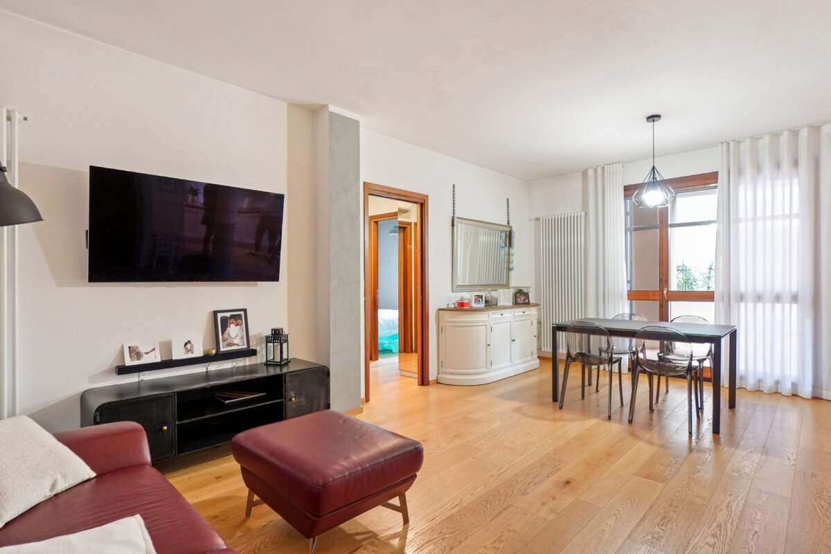 Real Estate Photo Editing